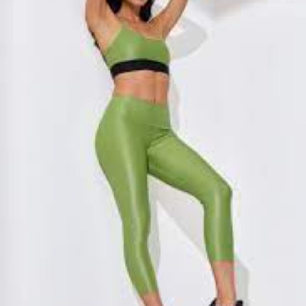 Noli Yoga - Liquid ivy Studio Bra - Picture 1 of 2